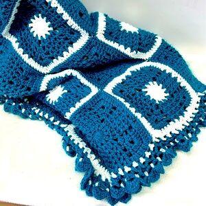 Retro handmade  turquoise and white granny square lap thriw with scalloped edges